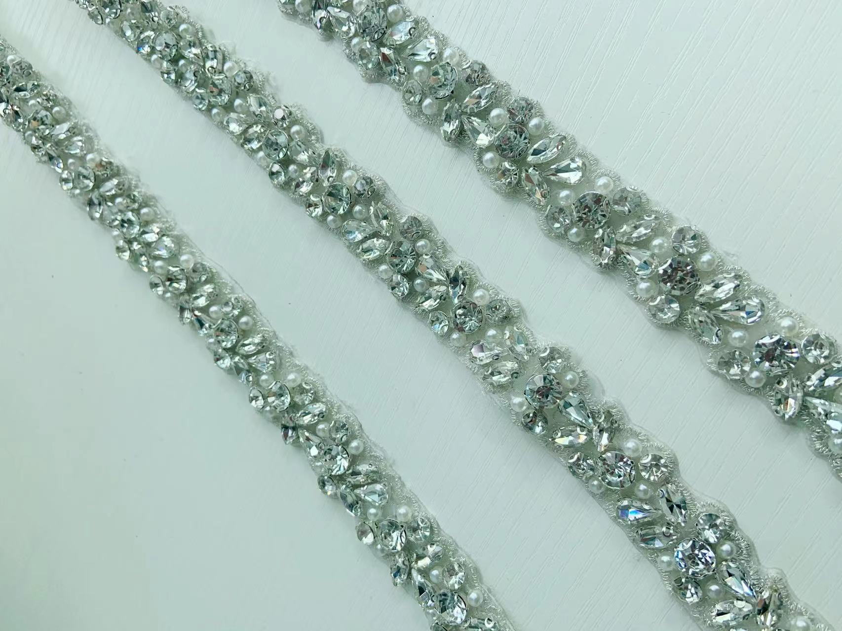 1 Yard/5 Yards Silver Crystal  - Bridal Sash Ribbon recension och pris