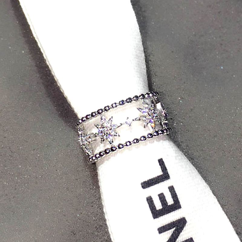 NEW ARRIVAL Korean Super Micro - Wedding Superstar recension och pris
