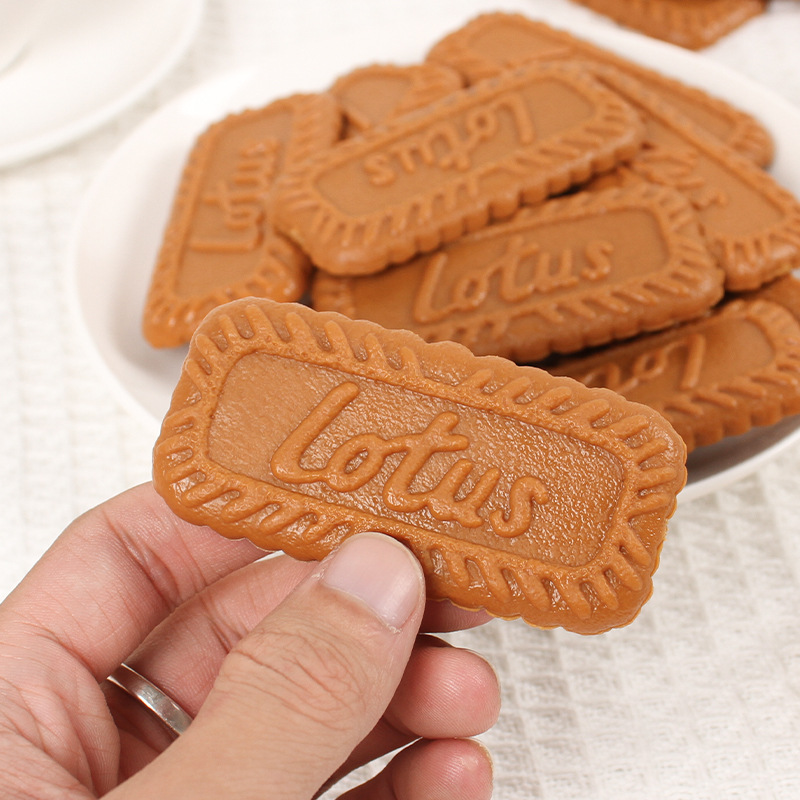 Simulation Cookies Fake Cake A - Wedding Cake Supply recension och pris
