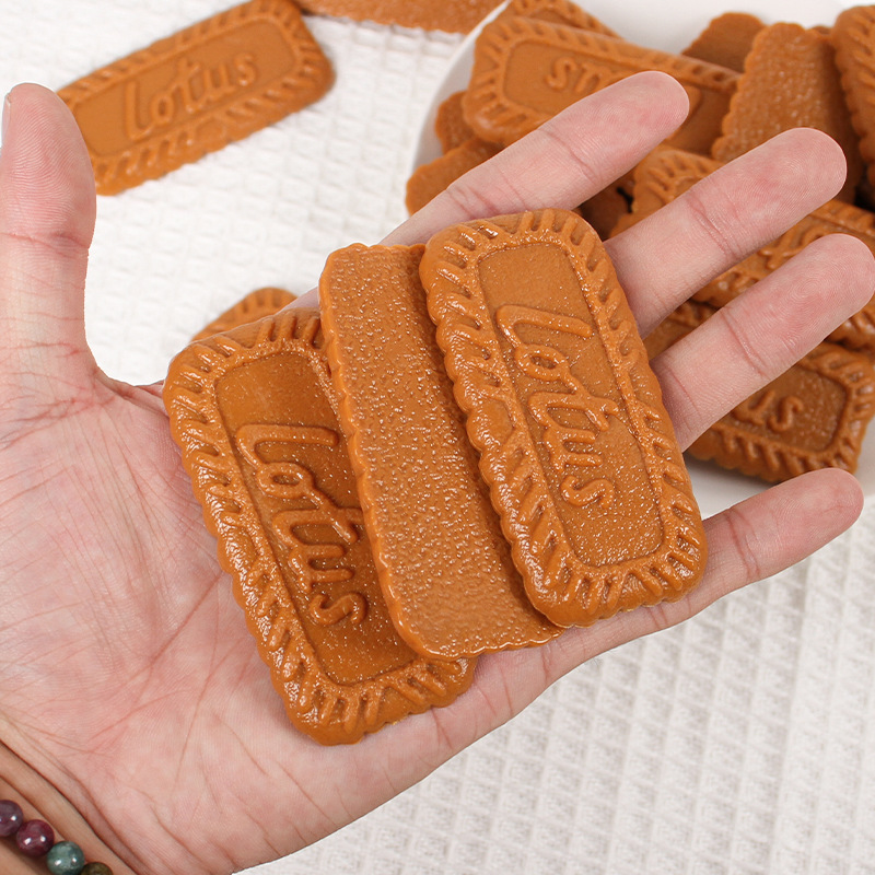 Simulation Cookies Fake Cake A - Wedding Cake Supply recension och pris