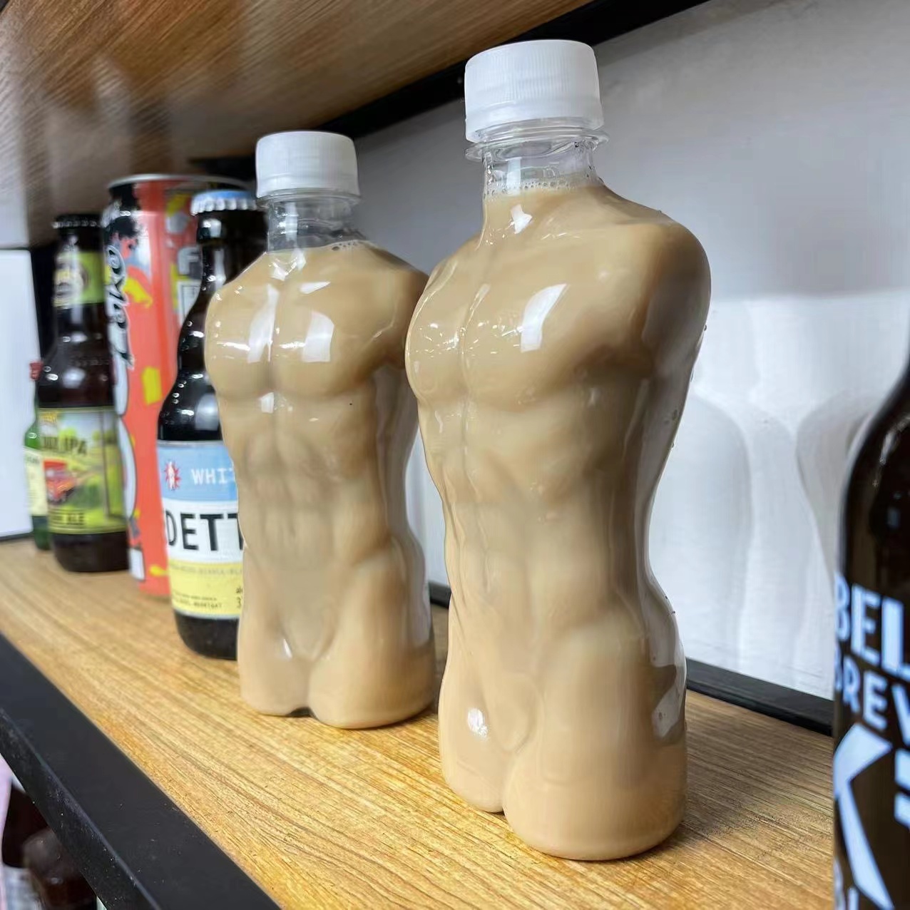 Creative Funny Muscle Man Wate - Wedding Water Supply recension och pris